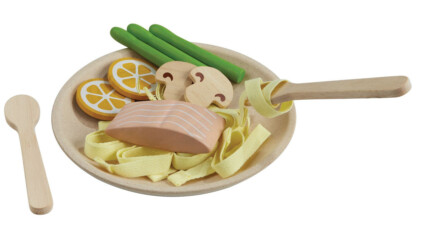 PlanToys Pasta Set – Wooden Pretend Play Food Set with Salmon and Vegetables for Kids