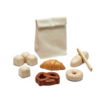 PlanToys Bread Set – Wooden Pretend Play Food Set with Bagel, Rolls, Pretzel and Croissant, Fabric Storage Bag, Ages 2+