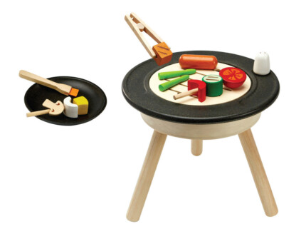 PlanToys BBQ Playset – Wooden Pretend Play Barbecue Set with Functioning Tools for Kids