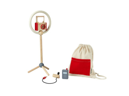 PlanToys Vlogger Kit – Wooden Pretend Play Set with Carry Bag to Encourage Creative Thinking for Kids