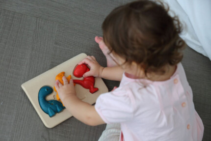PlanToys Dino Puzzle – Wooden Dinosaur Puzzle and Figures Set for Toddlers - view 2