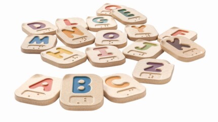 PlanToys Braille Alphabet A-Z – 26-Piece Wooden Braille Learning Set with Upper and Lower Case Letters for Kids