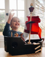 PlanToys Pirate Ship Playset – Pirate Figurines, Mast, Sail, Treasure Chest, Cannon, Anchor and Small Boat with Paddle for Ki