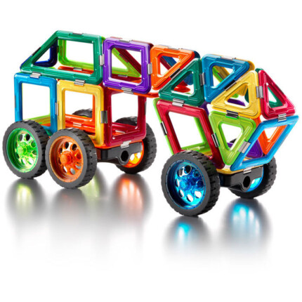 GeoSmart Space Truck – 43 Piece Magnetic Construction Set to Build Space Vehicles with Trailers and Six Wheels - view 2
