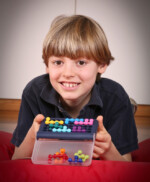 Smart Games IQ Fit – Pocket Puzzle Game with 3D Pieces that Form a Flat 2D Image - view 3