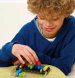 Smart Games IQ Twist – Brain Puzzle Game with 100 Challenges and Colour-Matching Pegs, Ages 6+ - view 3