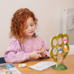 SmartGames 5 Little Birds – Wooden Tree Logic and Deduction Puzzle Game with 60 Challenges for Kids and Adults - view 3