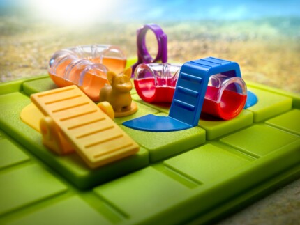 SmartGames Smart Dog – Compact Obstacle Path Puzzle Game with 60 Challenges for Kids and Adults - view 2