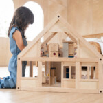 PlanToys My First Dollhouse – 1:12 Scale Dollhouse with Balcony, Sliding Doors and Space for 4 Rooms - view 2